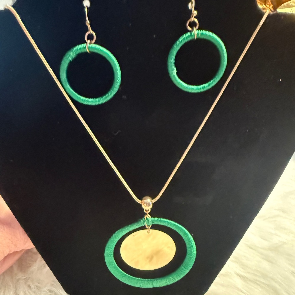 Cato Green & Gold Long Adjustable Necklace & Dangly Earrings Set